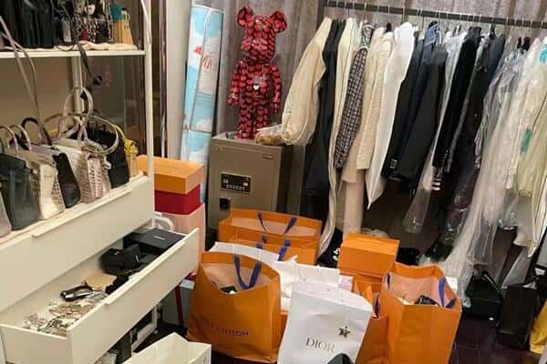 甘泉县回收一线品牌衣服.jpg